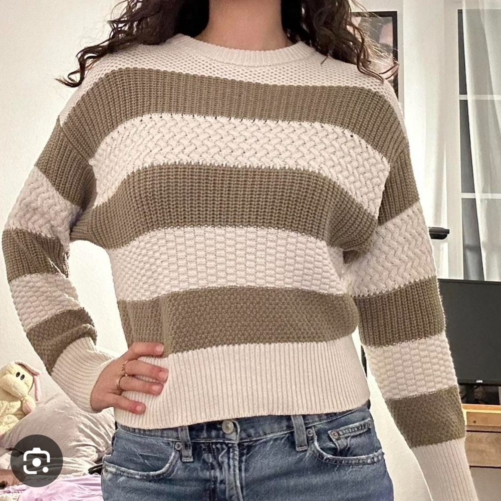 A New DAY White and  Army Green striped sweater, Size Small